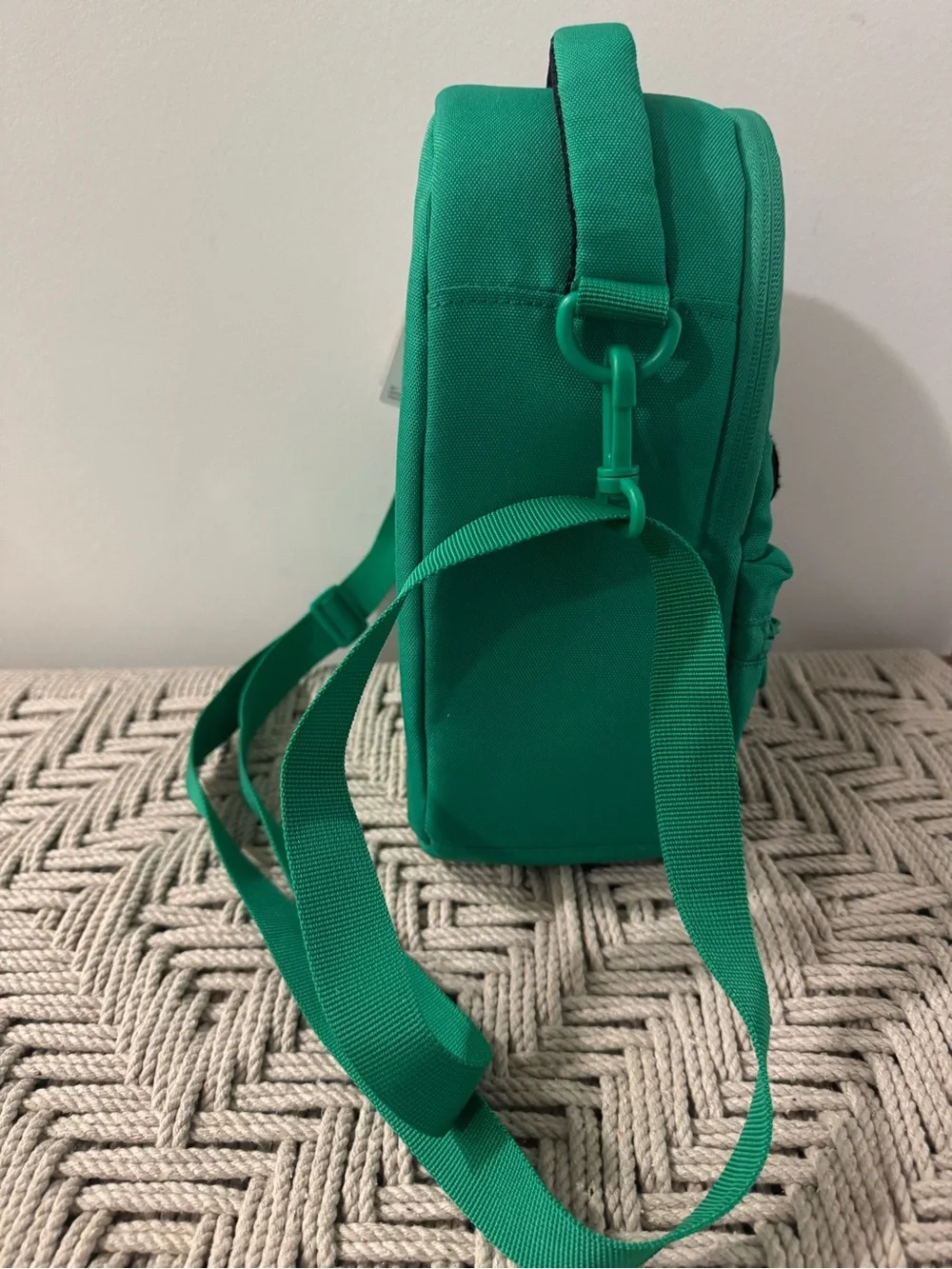 Nike Insulated Lunch Bag Green with Patch Accents - NWT